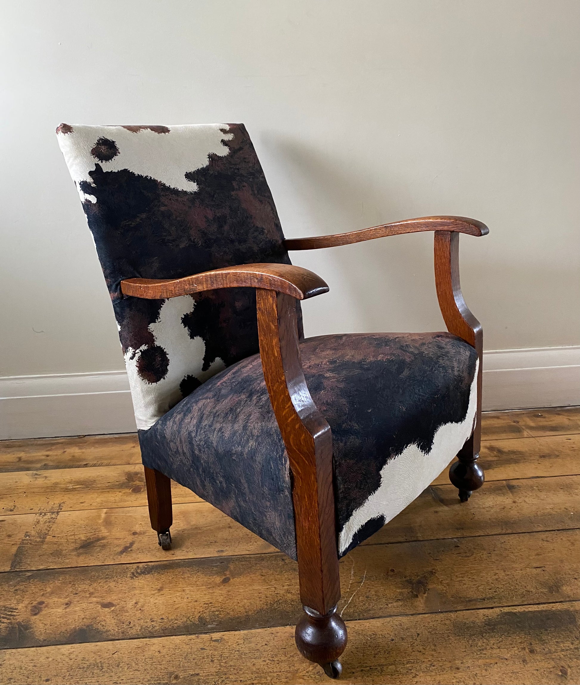 Cottage shop fireside chairs